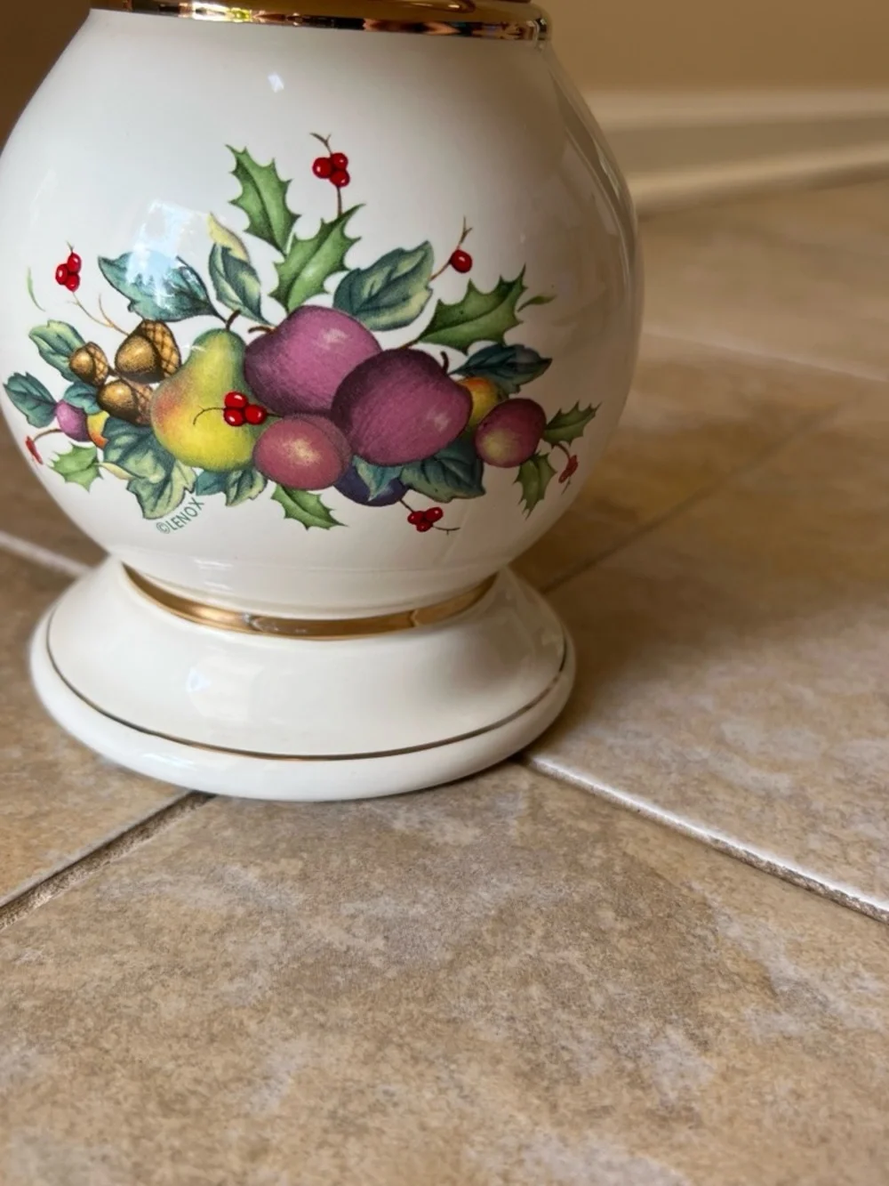 Lenox ceramic holiday candle lamp